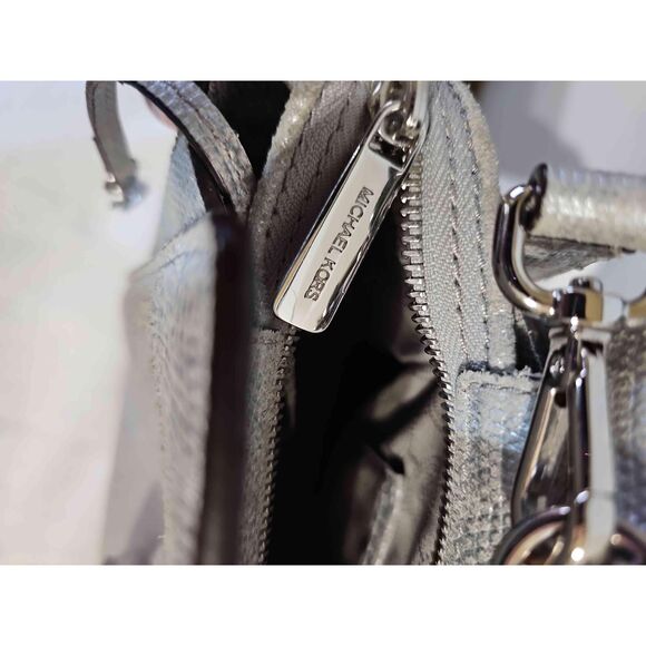 Michael Kors Silver Textured Leather Tote Adjustable Strap Handbag READ - Picture 10 of 16
